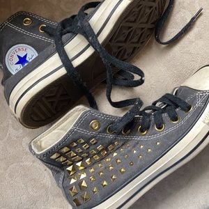 NWOT converse with studs